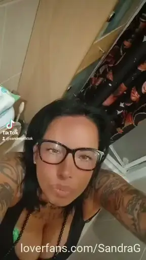 Soy una loca de los filtros pero de buena mañana no puedo salir con mi cara o me cierran la plataforma jajaja jajaja jajaja