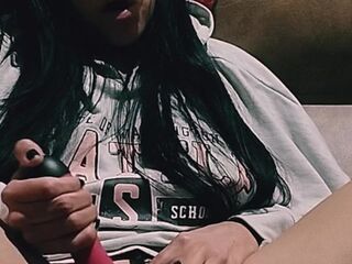 I&#039;m very horny, I want a really hard cock