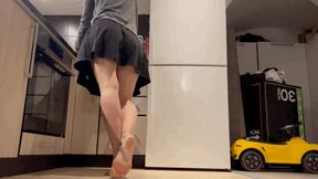 BABYSITTER JESS BAREFOOT - MP4 Mobile Version