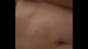 Qui veut venir me prendre sous la douche j'_ai trop envie