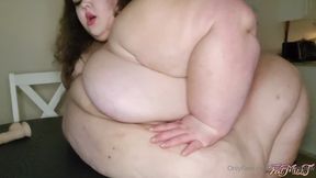 fatmisst belly drops and bed roll porn video