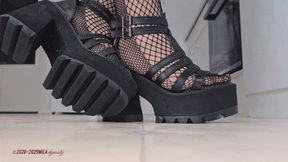 Mila in Sandals - Meat pate in grooves (P2V1)