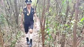 policia estava fazendo uma ronda e deparou com a mamae noel