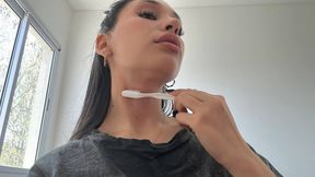 ice and toothbrush neck play
