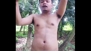 ngocok kontol di hutan