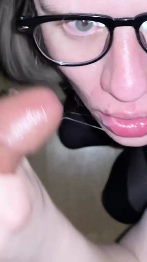 Gentle and cumshot on big lips from Victoria Tverskaya