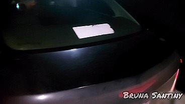 Fui ao shopping mas ao lado havia uma contrução. Qdo passei, o pedreiro me deu uma cantada. Levei ele pra me comer no motel.