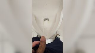 Je joue en pissant