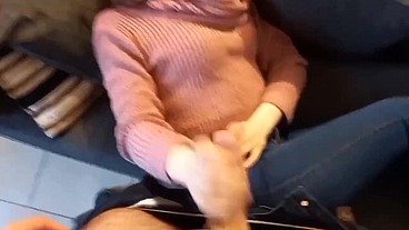 Mi Cuñada Se Queda En Casa y Esto Es Lo que Sucede Mientras Mi Mujer Trabaja