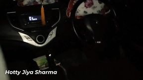 दोस्त की बीवी को ऑफिस के बाद पटाकर बहाने से कार में लाकर ही धकाधक पेला।