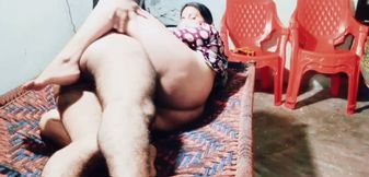 sex Kiya upar baithkar to niche se Fark hua to maja bahut aaya itni Badi gand naram