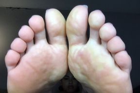 FOOTSLAVE WORSHIP