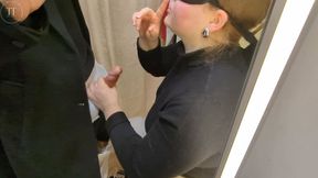 Caught&#x8FB9;&#x7F18;&#x7684;&#x5458;&#x5DE5;&#x91CC;&#xFF0C;&#x5371;&#x9669;&#x7684;Changing Room&#x53E3;&#x4EA4;&#x884C;&#x52A8;