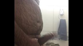 Parte 2 CHUVEIRO BANHO TODO PELUD&Atilde_O BATENDO PUNHETA MACRO-PENIS