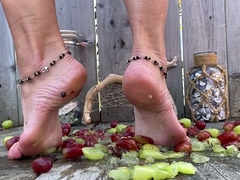 Lezlyan aka la_little_dancer_feet OnlyFans - How long Ive