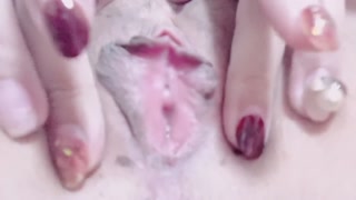 【ピンクまんこ】くぱぁして中ののグロテスクな部分まで丸見え　イキそうなのを我慢していやららしいマン汁垂れ流し　キツキツまんこにおちんぽ挿れてください素人ど変態オナニー①