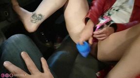 souvenir porno : baise en voiture et exhib au bord de l eau