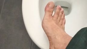 Work Break Sock Removal â€“ Bare Sole on Toilet Seat + Toe Flexing