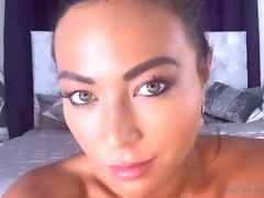 Busty milf brunette play with toys webcam chat