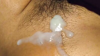 Solo Male Masturbation and He Ejaculate Thick Cum