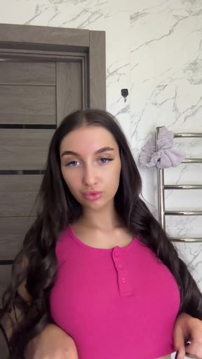 Teen amateur shows off her ass and tits on OnlyFans