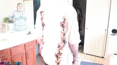 Helping stepmom dress I get to cum inside her