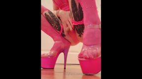 onlyfans - lenamoonxo happy tranny tuesday cum