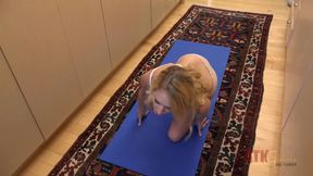 Cadence masturbates her delicious tight holes