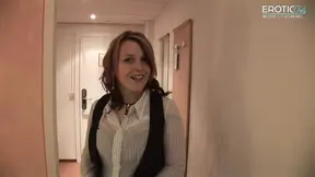 German milf fucks dildo in her webcam show!