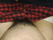Dropping mint oil on my pubic hair!