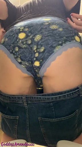Pissing Goddess for You