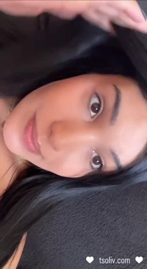 Horny trans love shaking her ass for his fans