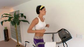 eva sinn fucks during workout