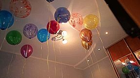 Girls barefoot pop all helium balloons **4K**