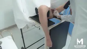 Amateur Flawless Girl Shows Her Skills on Camera Perfectly