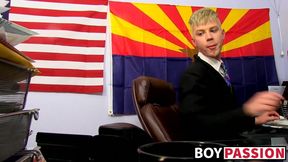 Aaron slobbering on Kylers stiff cock and taking a ride