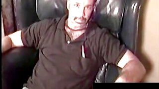Amateur Hunk Jacks Off Slowly For The Ladies