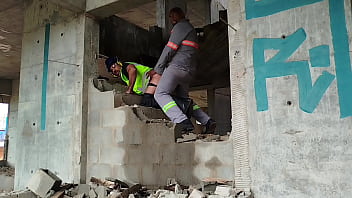 Pausa no trabalho pra fuder com o oper&aacute_rio da el&eacute_trica