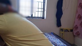 Indian Married Wife Shows Navel to Have a Deal with Houseowner