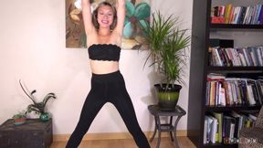 Amber Faye shows that yoga is way better when you are all naked