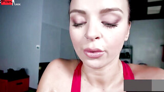 Curvaceous MILF Payton Leigh Gives A Sensual Oil Massage & Fucking Session