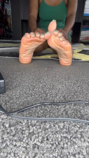Can’t Help Having Scented Feet 🥛🍯