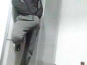 🇻🇪🇦🇷🇪🇨Te Enseño Mi Platano Duro Dentro Del Pantalon Y Me Masturbo En el Dormitorio De Mi Amigo