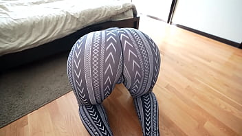 Curvy step sis fucked me twice in her yoga pants
