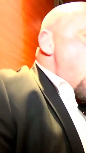 Julia Hunter im Aufzug hart gefickt   Clip 1