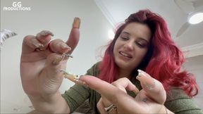 The giantess is having fun once again as she pleases! - Isa Redsoles