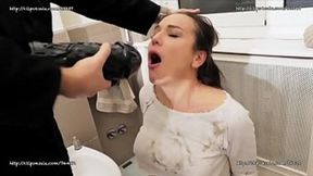 Girl face-pounded and deepthroat a huge dildo