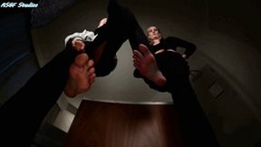 GIANT BLONDES trample you flat!- MOV