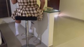 hijastra culona en uniforme escolar traga semen de su padrastro despues de clases