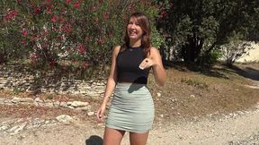 subjuguee par l enorme bite de notre lascar, lexie prend carrement les choses en main !